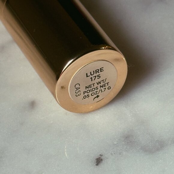 Hourglass Phantom Volumizing Glossy Balm | Lure 175 (deep berry) | NEW MAKEUP - Picture 4 of 5